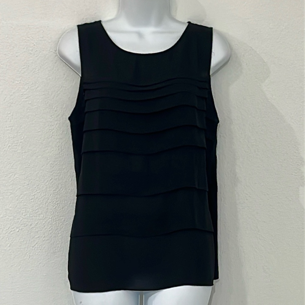 Ann Taylor Tiered Top Size M